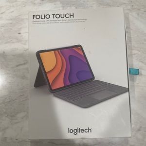 Brand new in box Logitech Folio Touch keyboard case.iPad air 10.9”